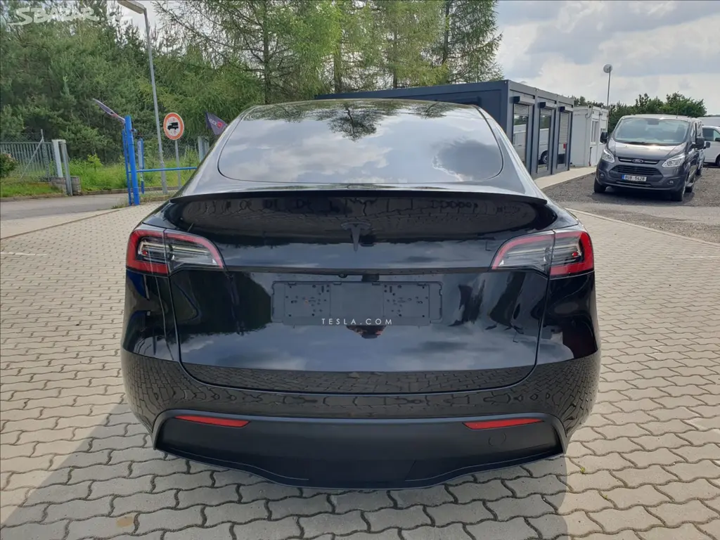 Tesla Model Y, Y LONG RANGE AWD - fotka 5