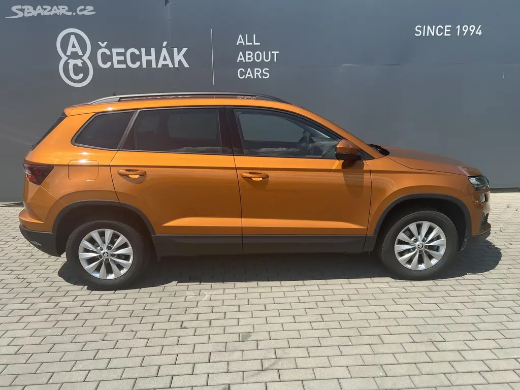 Škoda Karoq, 1. majitel, Koupeno nové v ČR - fotka 4