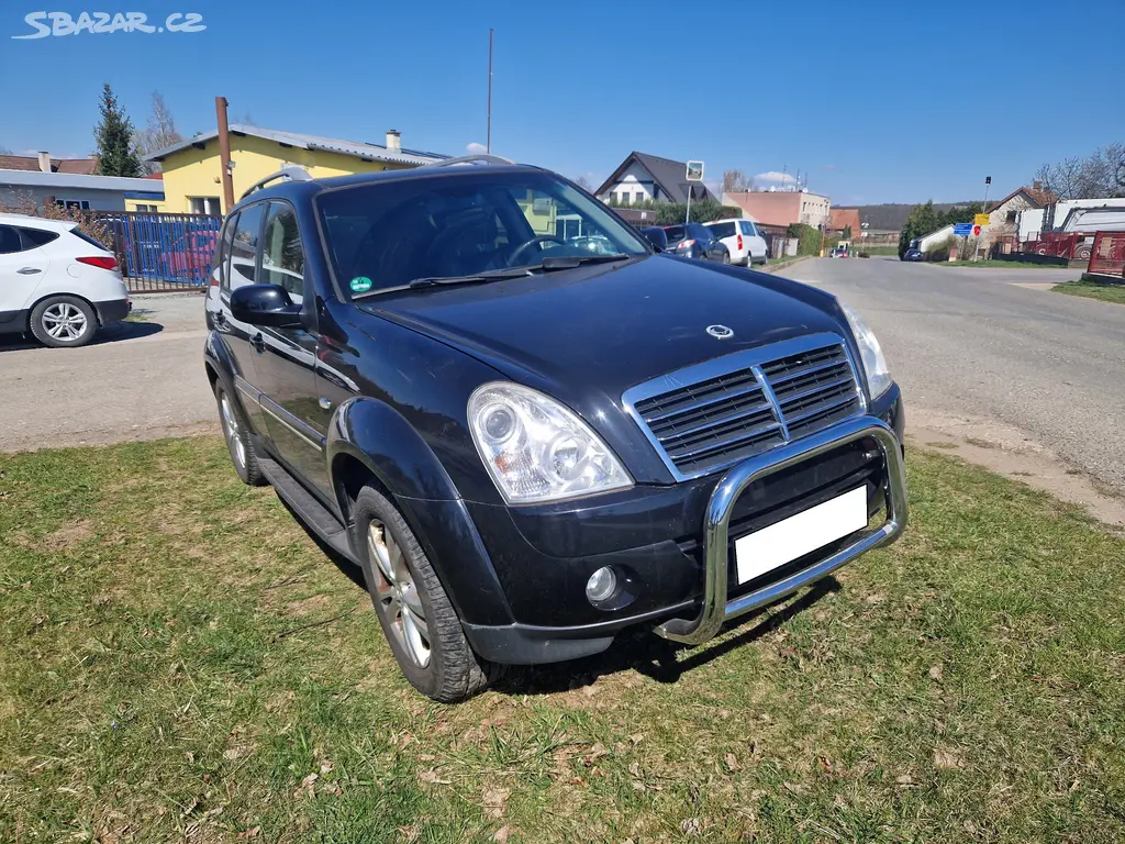 SsangYong Rexton 2.7 XDi 132 kW 11/2012 - 7 míst - fotka 2