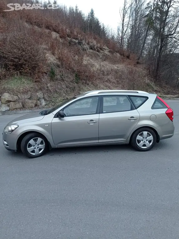 Ceed - Kia Cee´d, 1.6 CRDi - fotka 6