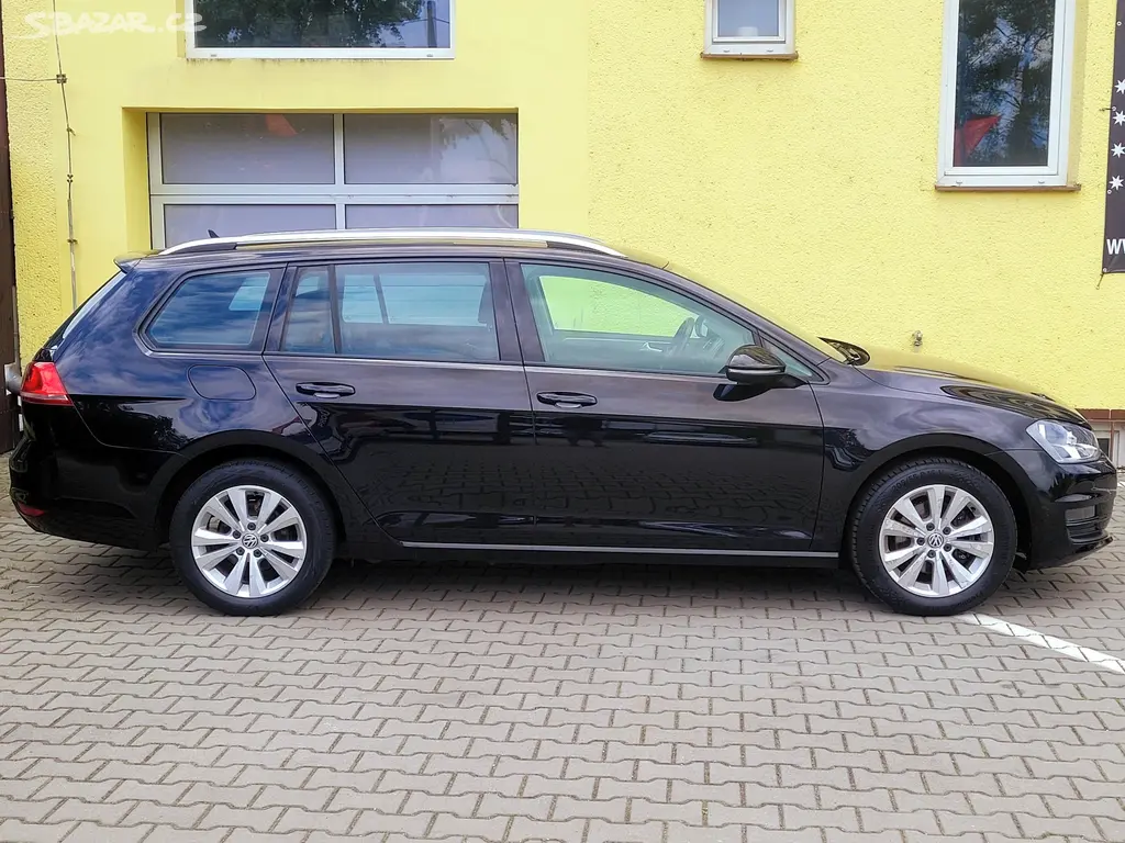 Volkswagen Golf, 1,2 TSi *SERV.KNIHA* - fotka 6