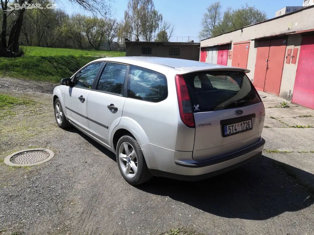 Ford Focus combi - fotka 4