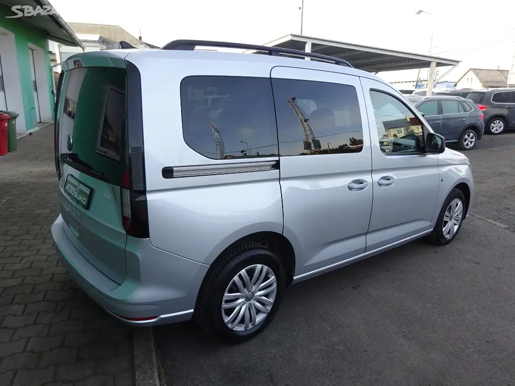 VW CADDY V Life 2,0TDI 90kW-2021-1.Maj.-Serviska - fotka 4