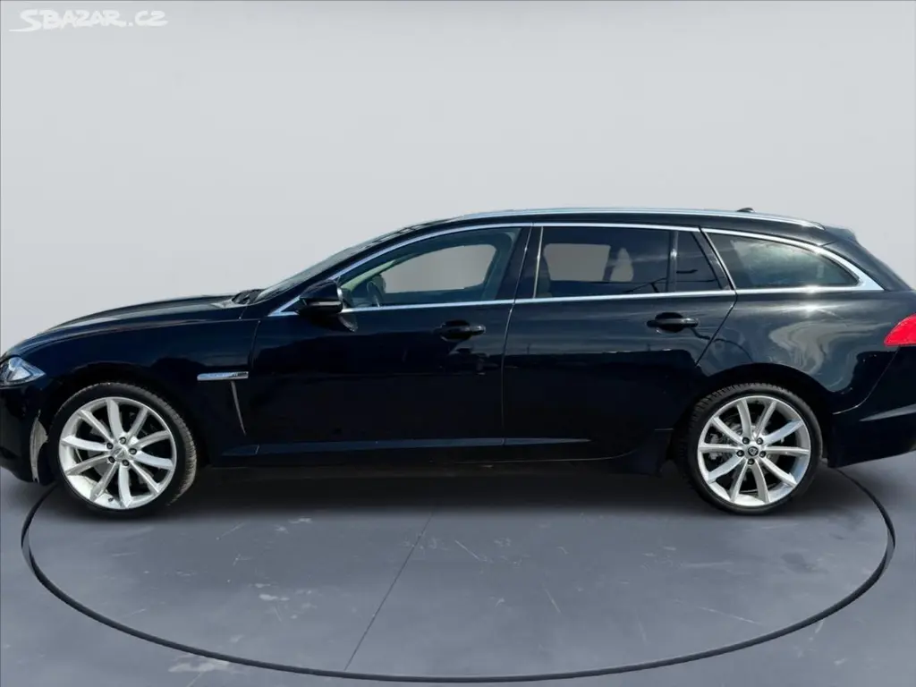 Jaguar XF, 3,0 D V6 Sportbrake 202kw - fotka 5