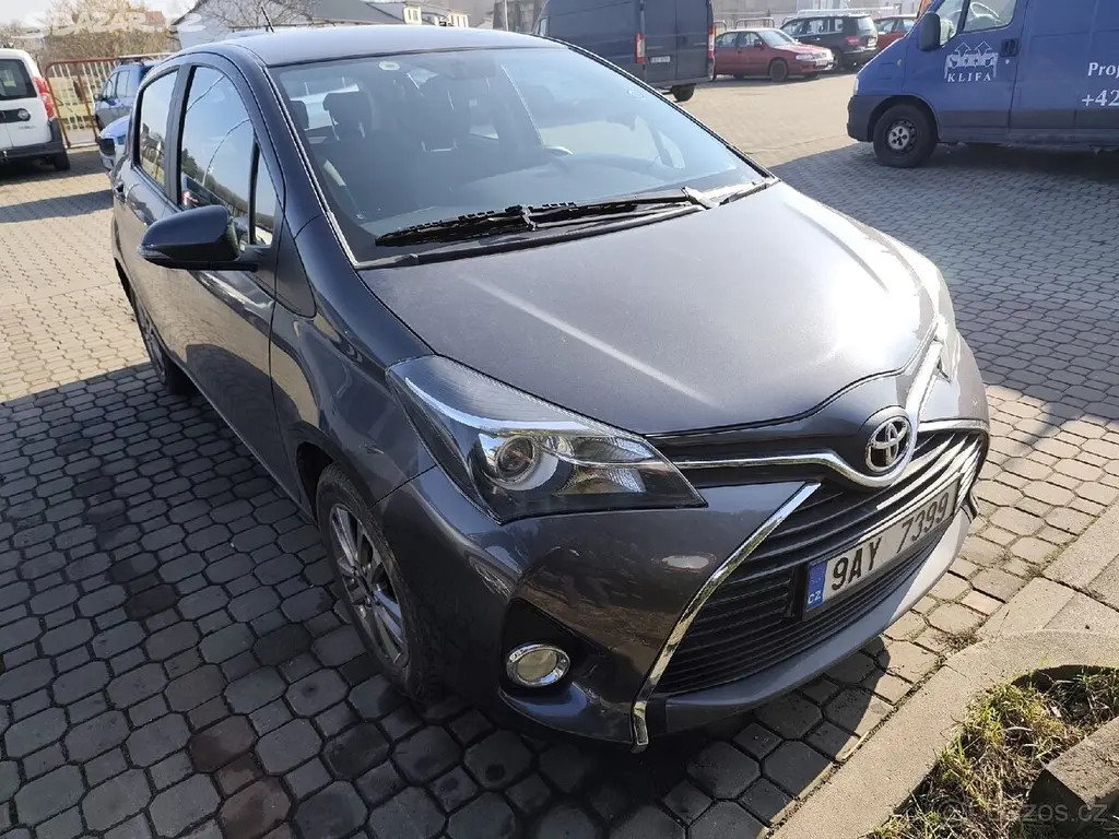 TOYOTA YARIS 1,3i r.v.2014 - fotka 2