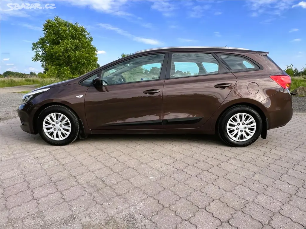 Kia Cee´d, 1,4 CVVT 1.MAJ.,ČR,SERV.KNIHA - fotka 5