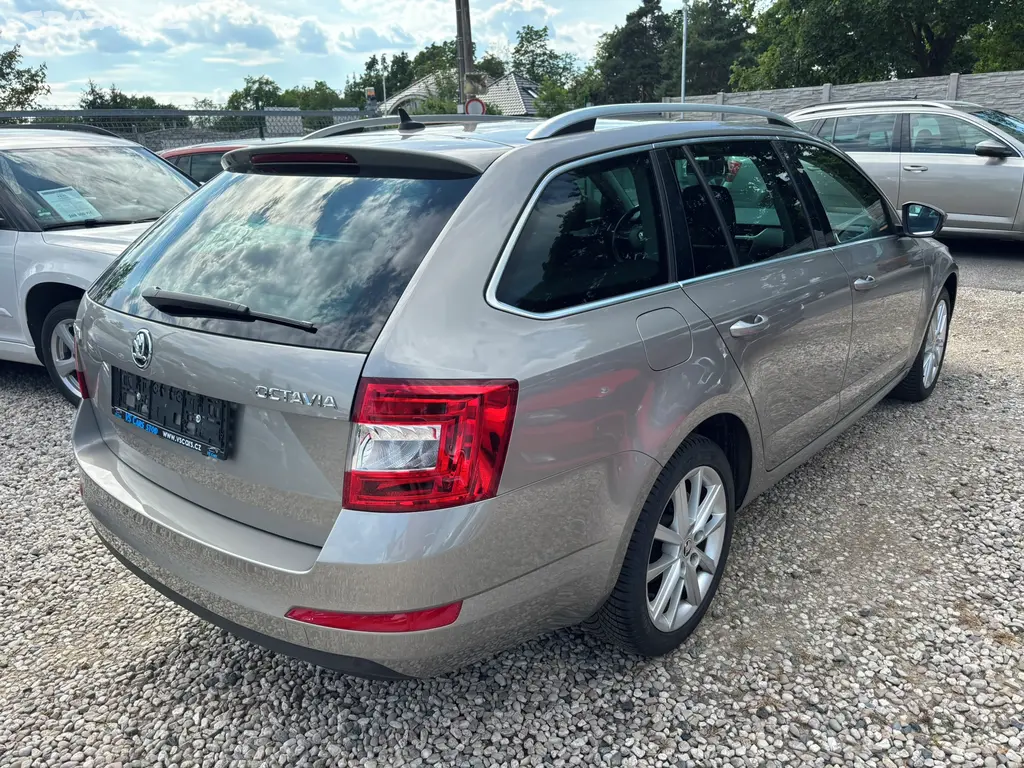 Škoda Octavia 1.4 tsi 110kw r.v.2015, Serviska - fotka 5