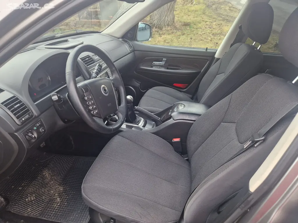SsangYong Rexton III 2.0 XDi - 4x4 REDUKCE 7 míst - fotka 6