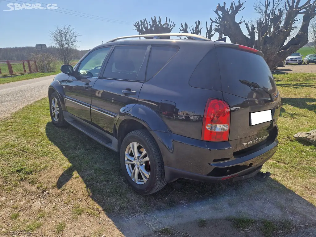 SsangYong Rexton 2.7 XDi 132 kW 11/2012 - 7 míst - fotka 5