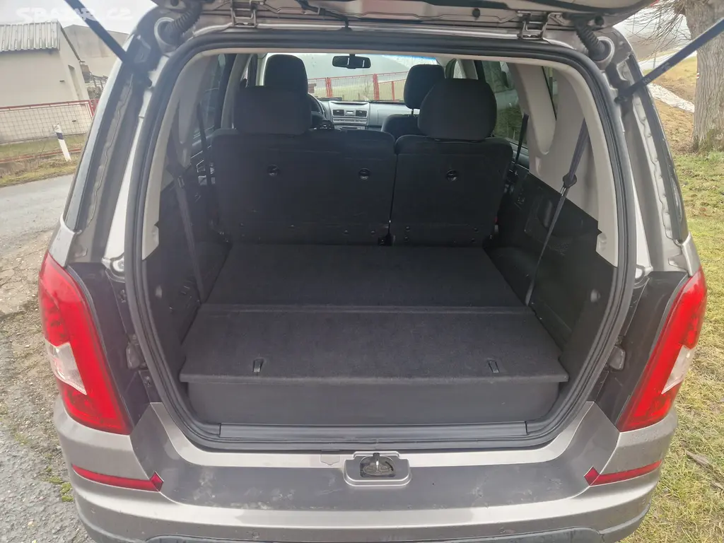 SsangYong Rexton III 2.0 XDi - 4x4 REDUKCE 7 míst - fotka 5