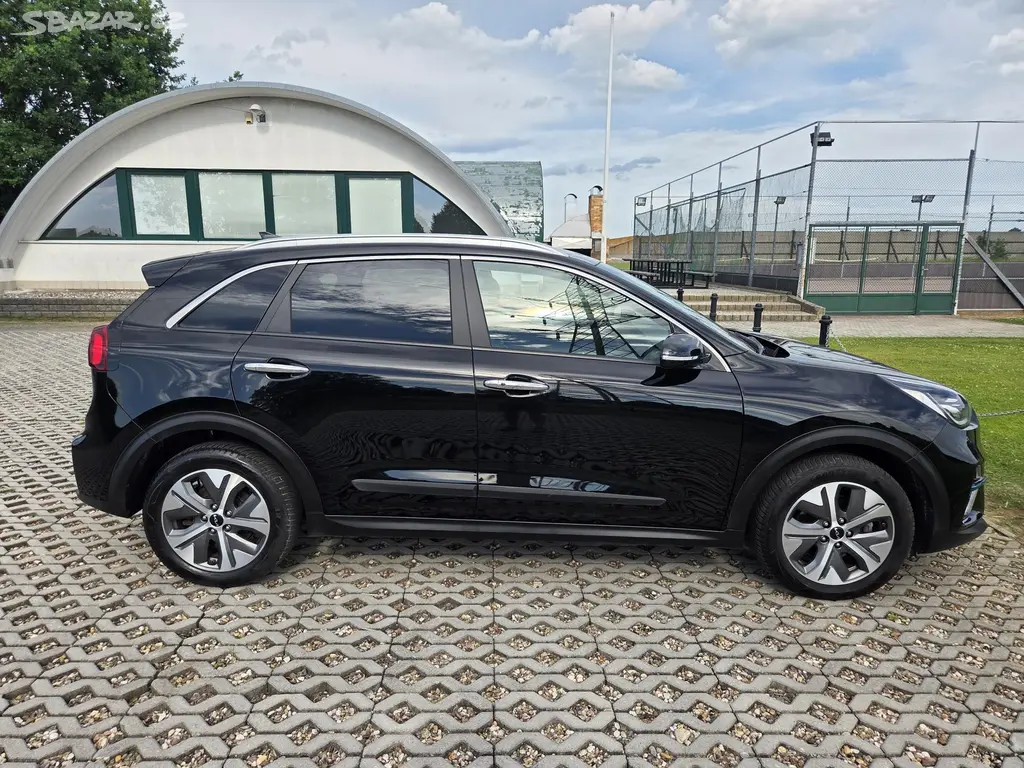 Kia Niro EV, 64 kWh SoH 96,8%,Vision,DPH - fotka 5