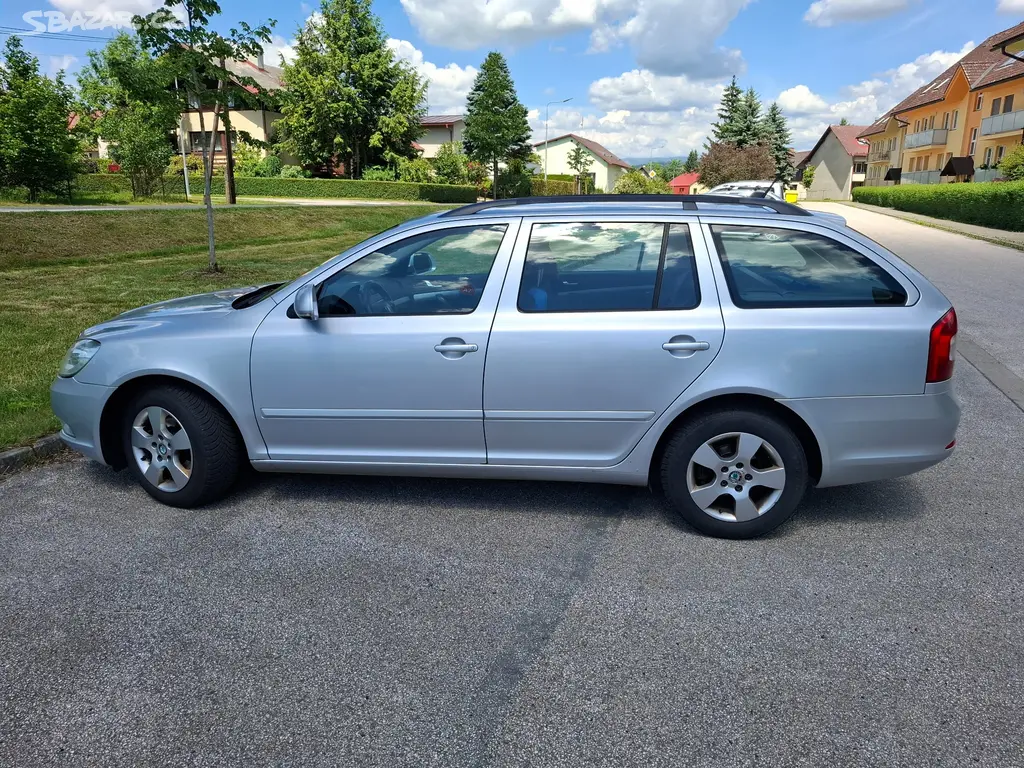 Škoda Octavia Combi - fotka 2