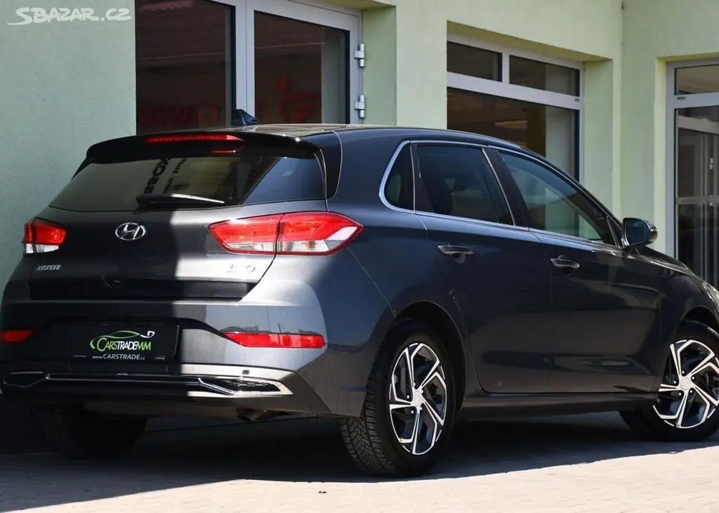 Hyundai i30 1,0T-GDi FAMILY SMART DCT ČR 88 kw - fotka 4