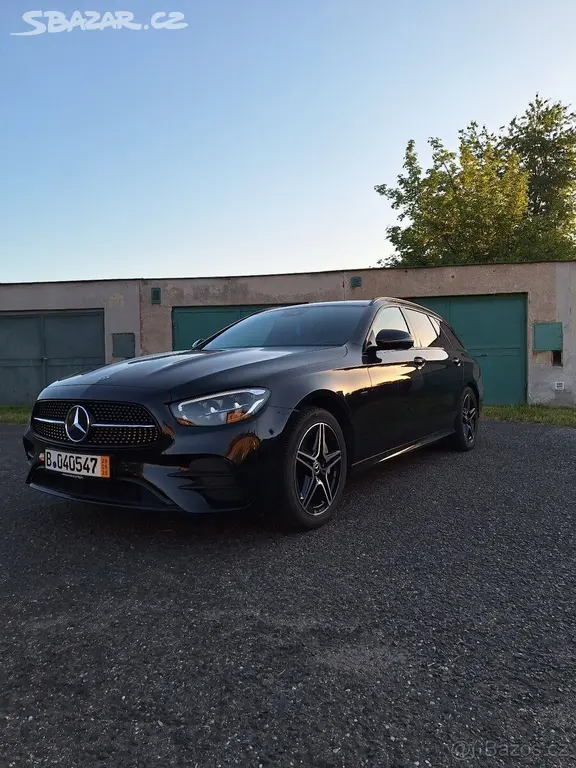 Mercedes-Benz Třídy E 2,0 D 300de AMG packet