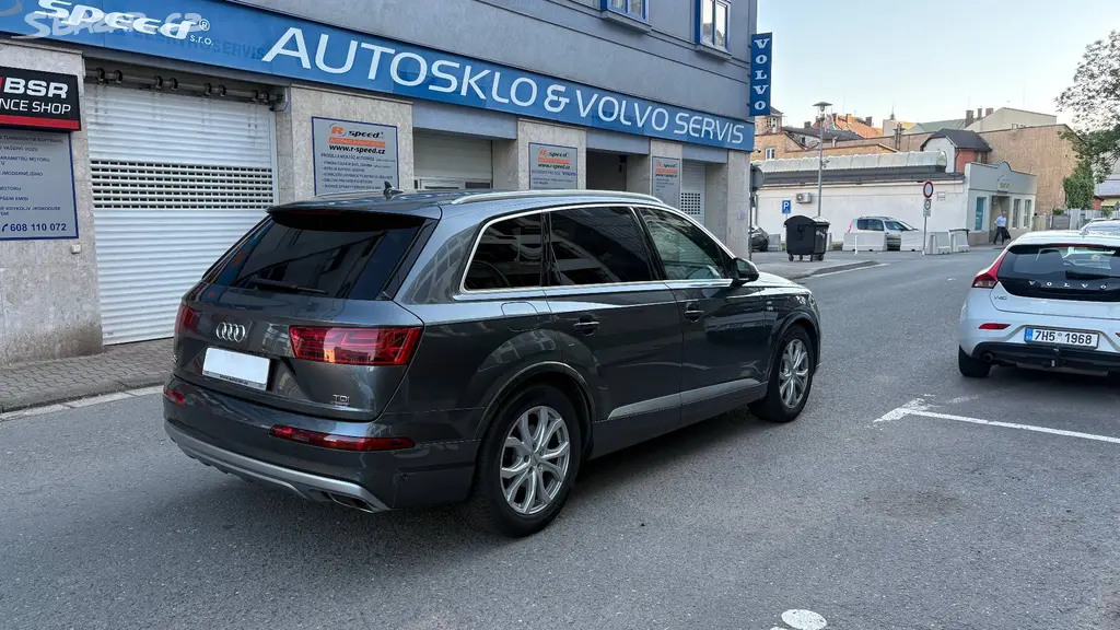 Audi Q7 S-Line 3.0 Tdi 200kW 9/2016 7 míst, DPH - fotka 4
