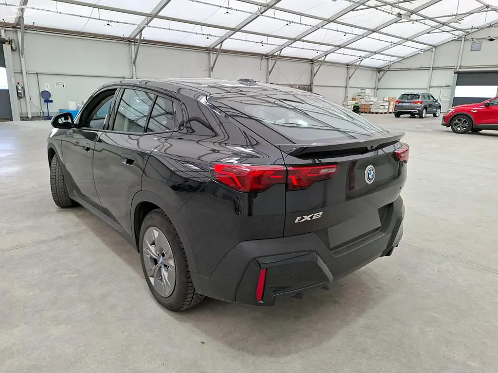 BMW iX2, xDrive30 | AWD - fotka 4