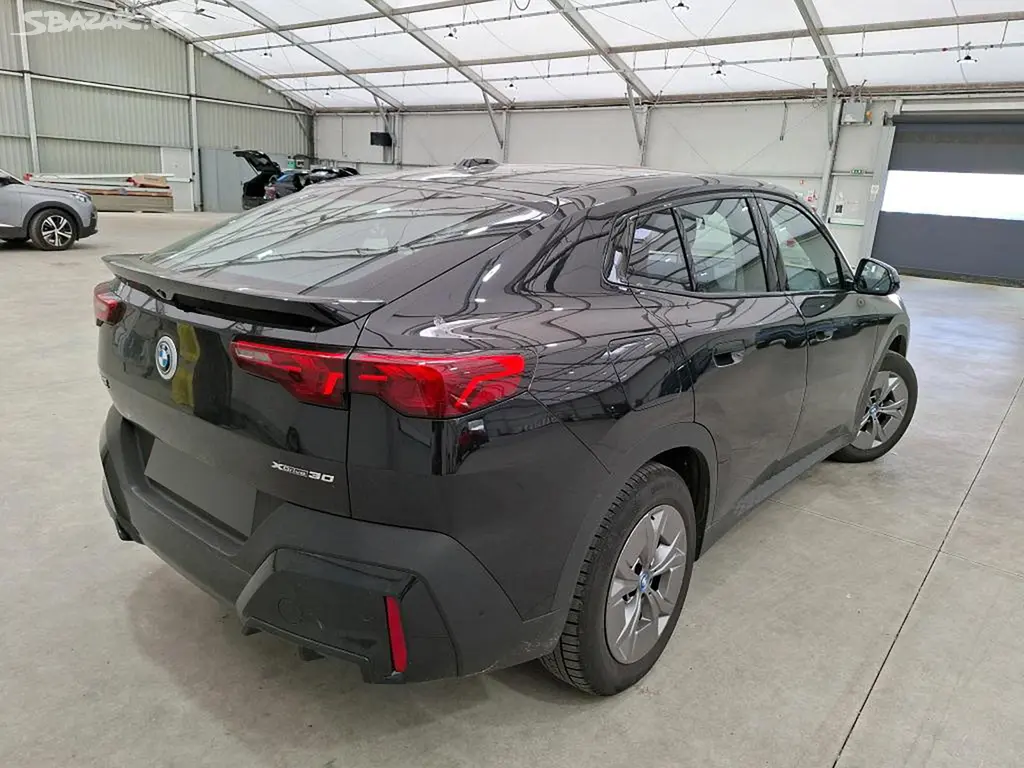 BMW iX2, xDrive30 | AWD - fotka 2
