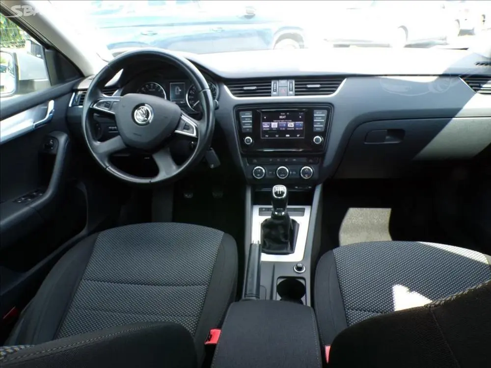 Škoda Octavia 1,6 TDI DIGI.KLIMA - fotka 5