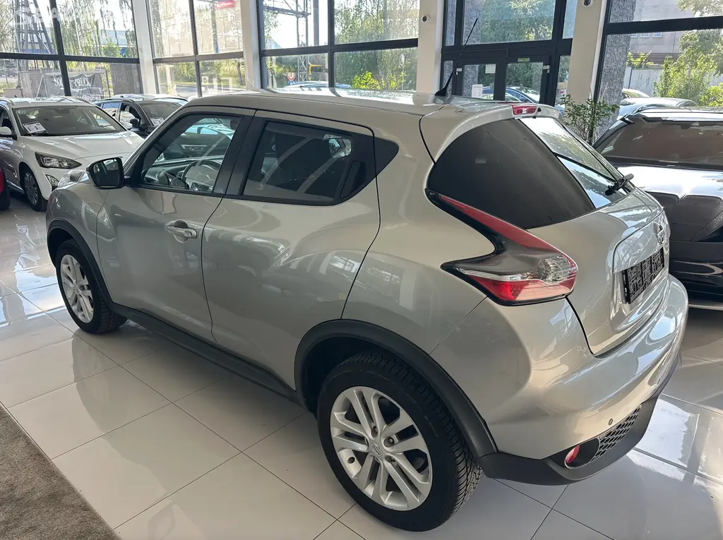 Nissan Juke, 1.6 Benzin TOP STAV - fotka 2