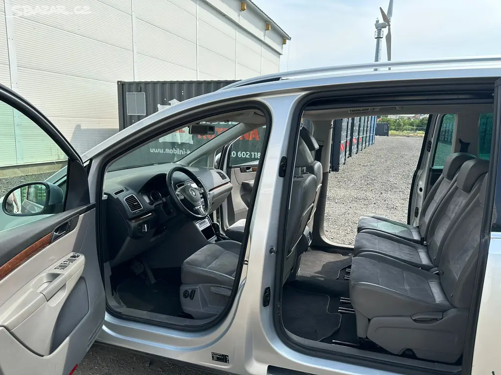 Volkswagen Sharan 2,0 TDi - fotka 2