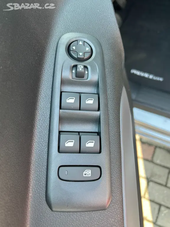 Toyota Proace City Verso, Long 1,2i 110PS Family 7Míst - fotka 5