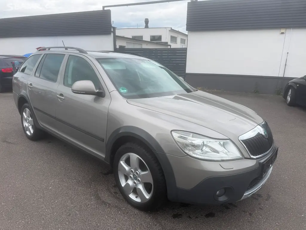 Škoda Octavia 2 SCOUT 1.8 TSI 118 KW,2012,SERVISKA - fotka 4