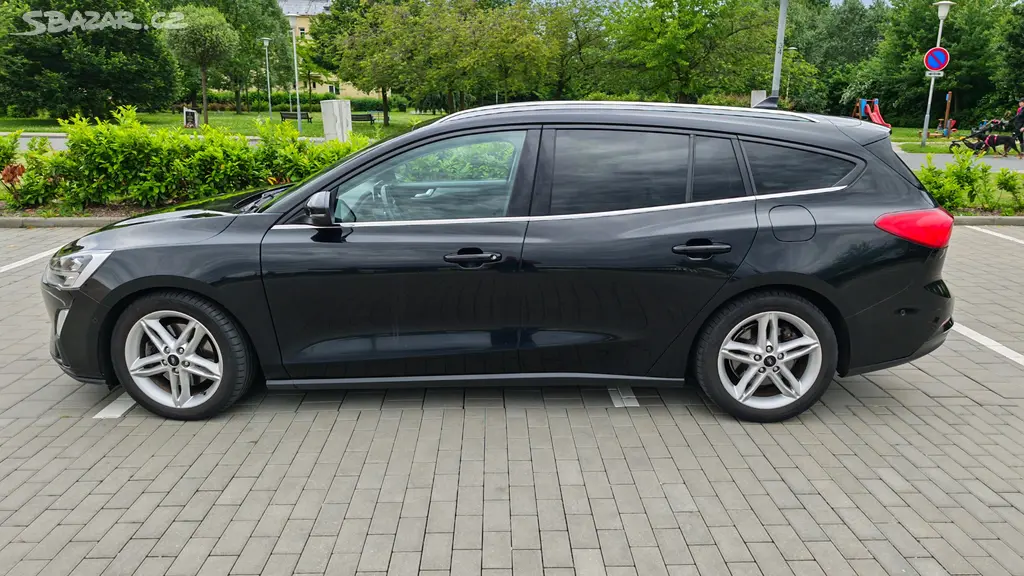 Ford Focus Kombi, 2.0 110kW Ecoblue, Titanium+B&O - fotka 2