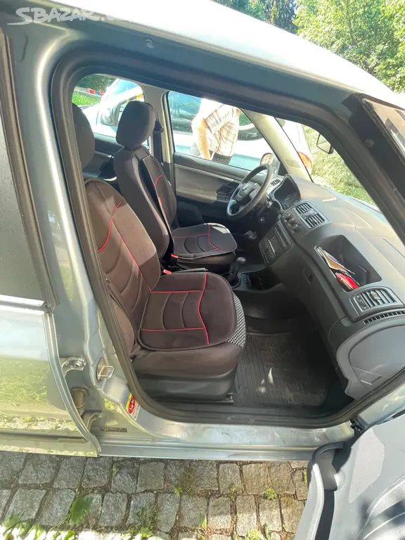 Škoda Fabia 1,2 HTP 51 kw rok nájezd 44500km - fotka 3