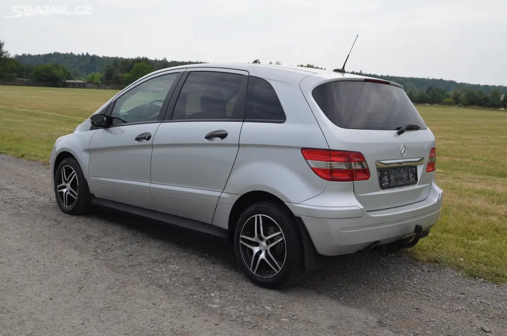 Mercedes -Benz B 1.7 po servisu - fotka 6
