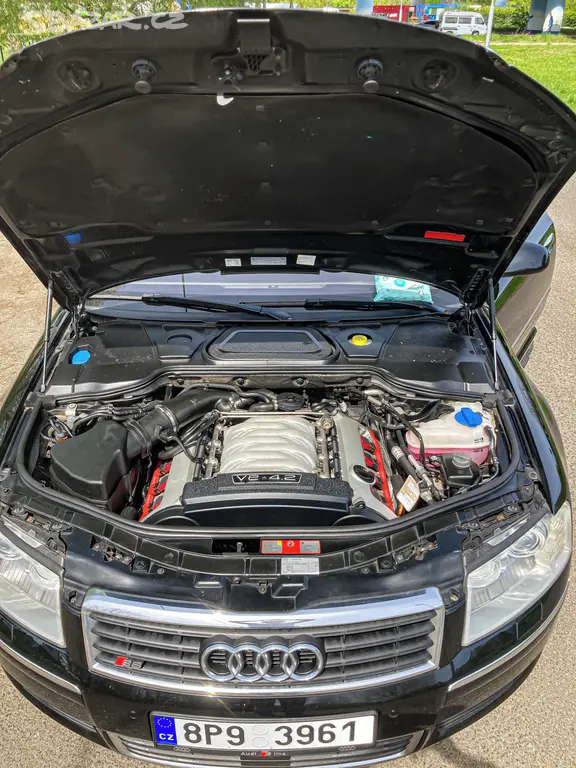 Audi A8 D3 Long 4.2 mpi 246kw - fotka 4
