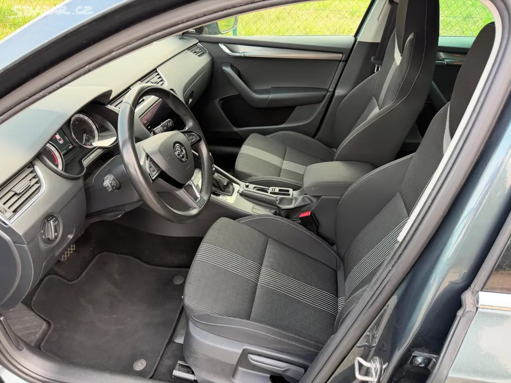 Škoda Octavia 2,0 TDI - fotka 6