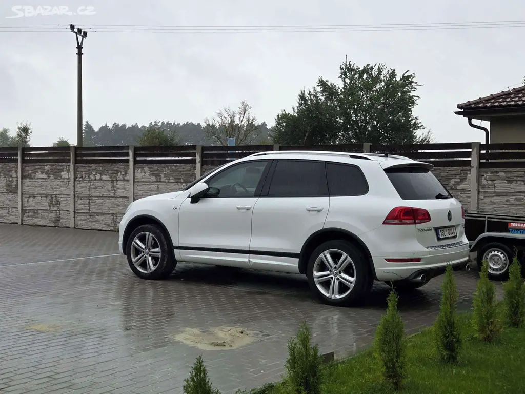 VW Touareg 3.0 TDI 180kW R-Line | Původ ČR | - fotka 4