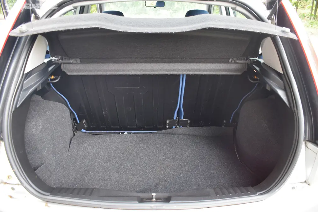 Ford Fiesta 1,4 i BEZ KOROZE,PO STK - fotka 5