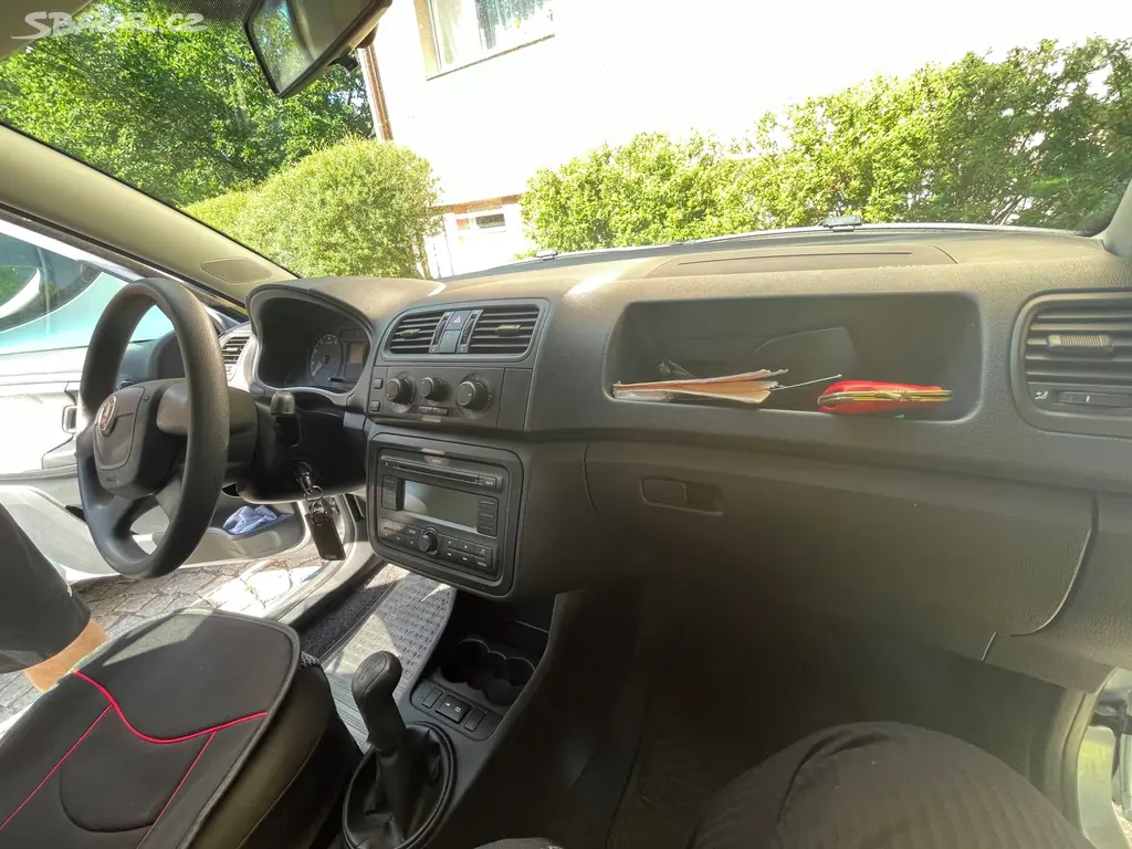 Škoda Fabia 1,2 HTP 51 kw rok nájezd 44500km - fotka 6