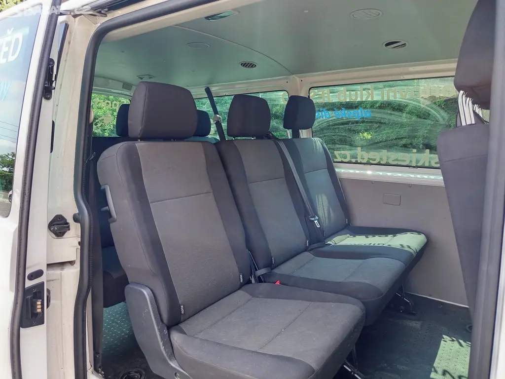 VW Trasporter kombi 110kW - fotka 6