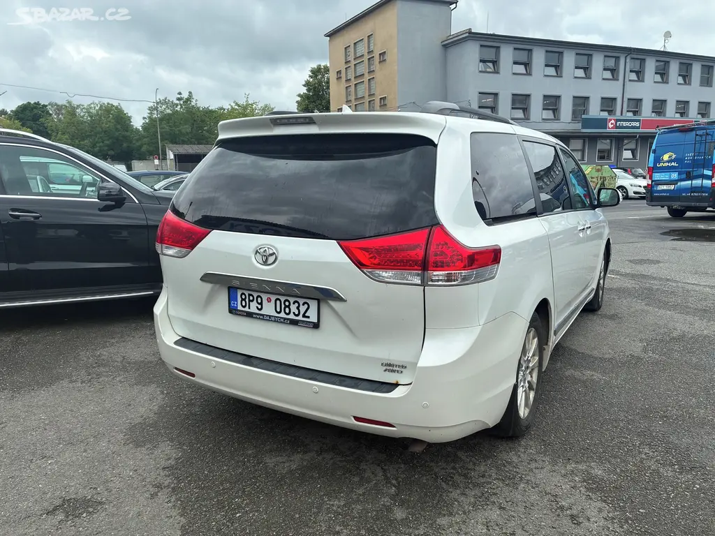 Toyota Sienna, 3,5 V6 Limited AWD 269k - fotka 4