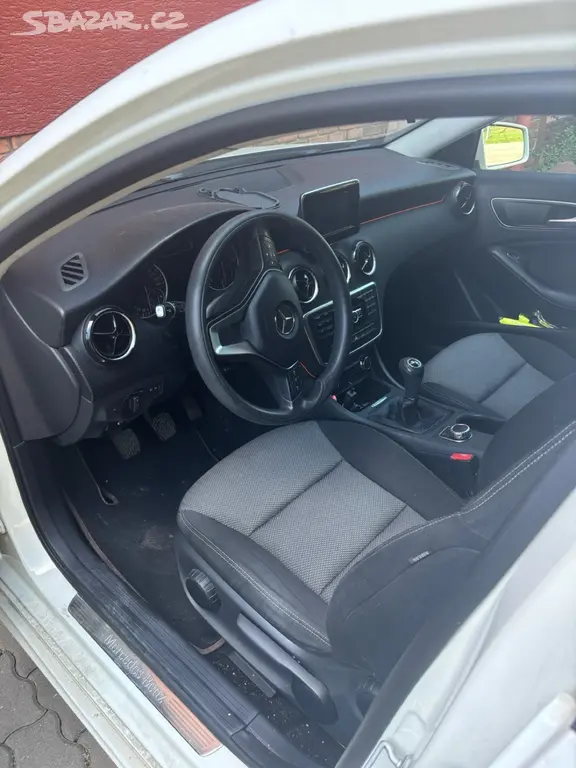 Mercedes A180 - fotka 2