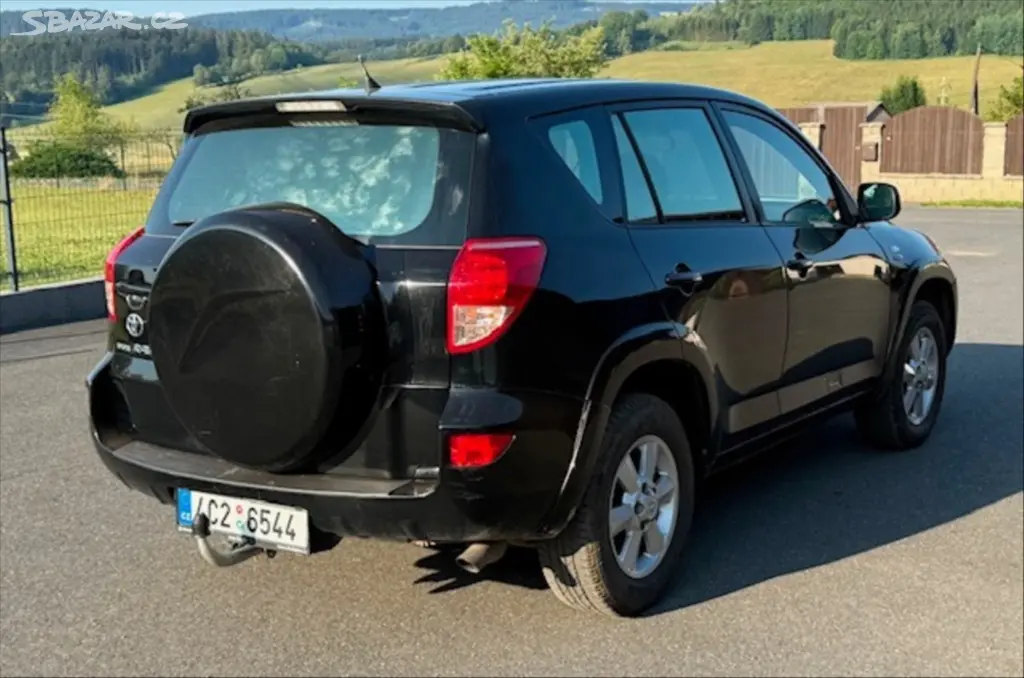 Toyota RAV4 2,2 130kw - fotka 4