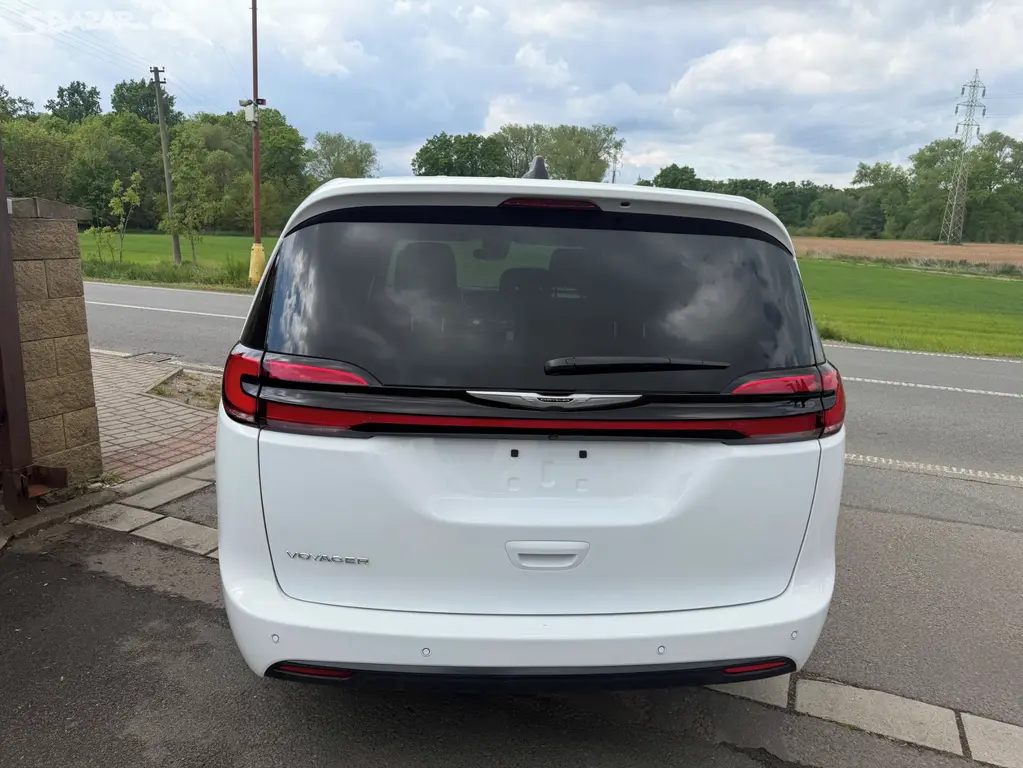 Chrysler Pacifica Voyager 3,6 Radar Nové 2025 DPH - fotka 5