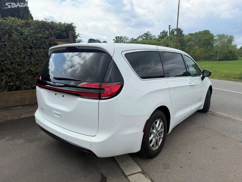 Chrysler Pacifica Voyager 3,6 Radar Nové 2025 DPH - fotka 4