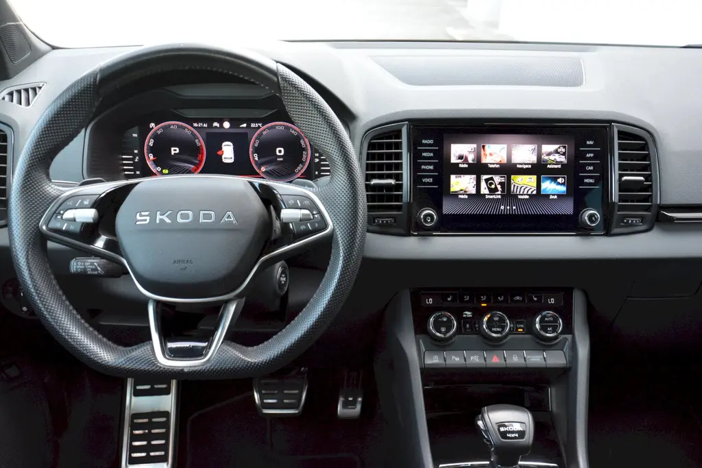 Škoda Karoq, 2.0 TSI 140 KW 4x4 SportLINE D - fotka 4