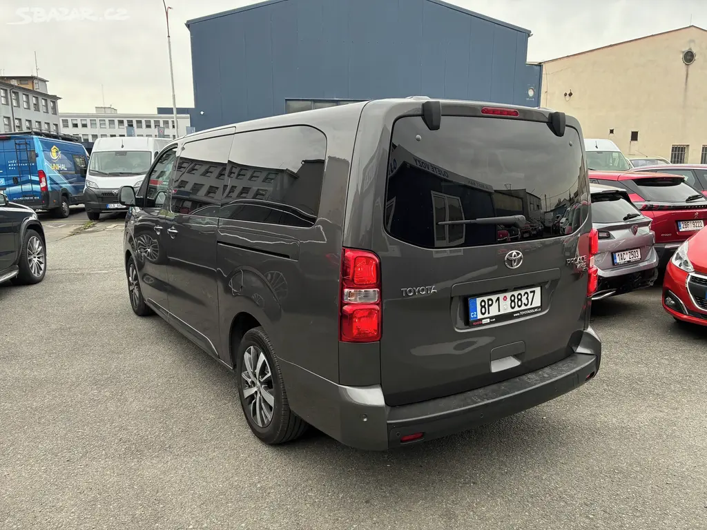 Toyota Proace, Verso 2,0 D-4D 150 Family8míst - fotka 4