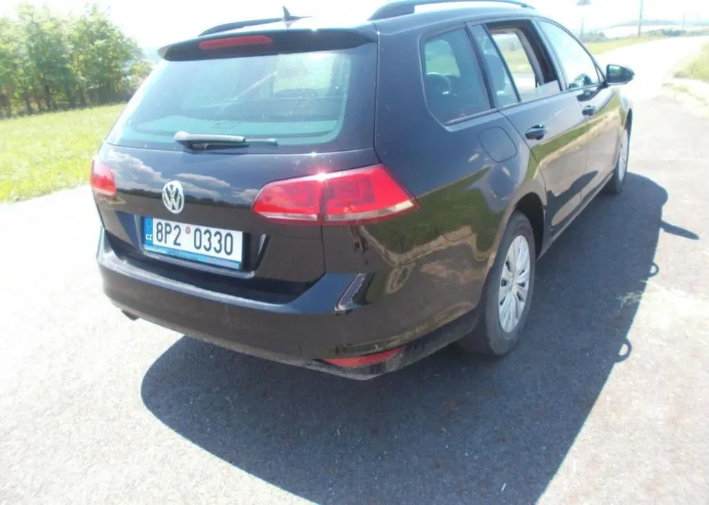 Volkswagen Golf 1,6 TDI 81KW nafta manuální - fotka 5