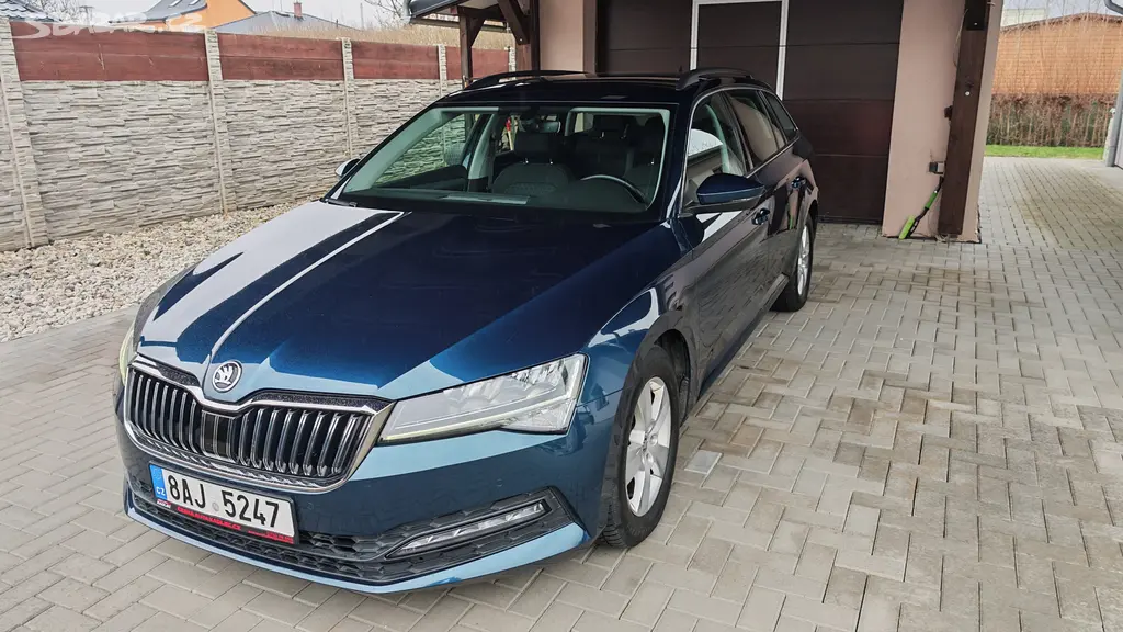 Superb 3 100tis.km 2.0 TDI 110kW DSG 2020 ČR - fotka 5