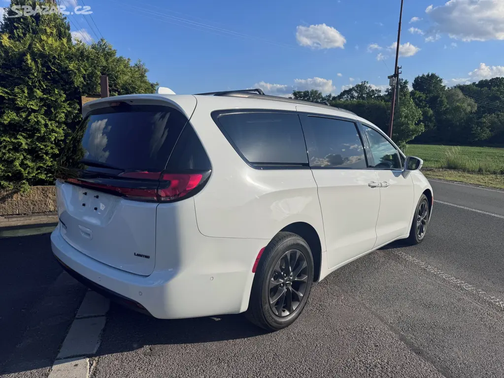 Chrysler Pacifica 3,6 RU Limited DVD Čočka 2021 - fotka 4