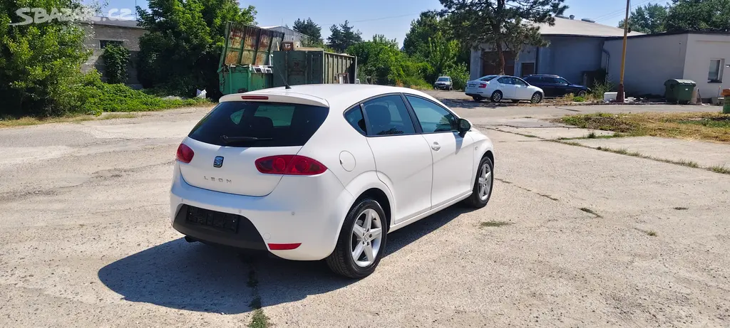 Seat Leon 1,4 - 16V benzin 2011 - fotka 5