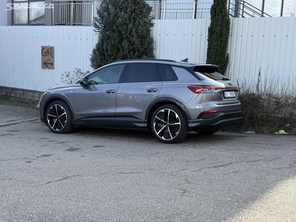Audi Q4 e-tron, 50 quattro S-LINE 21" SONOS - fotka 4