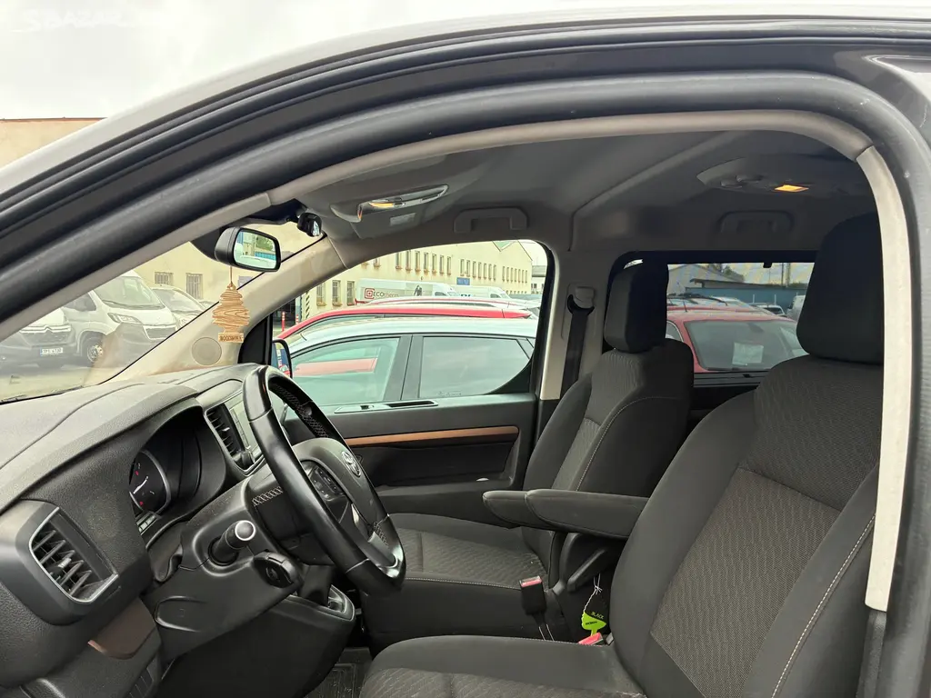 Toyota Proace, Verso 2,0 D-4D 150 Family8míst - fotka 6