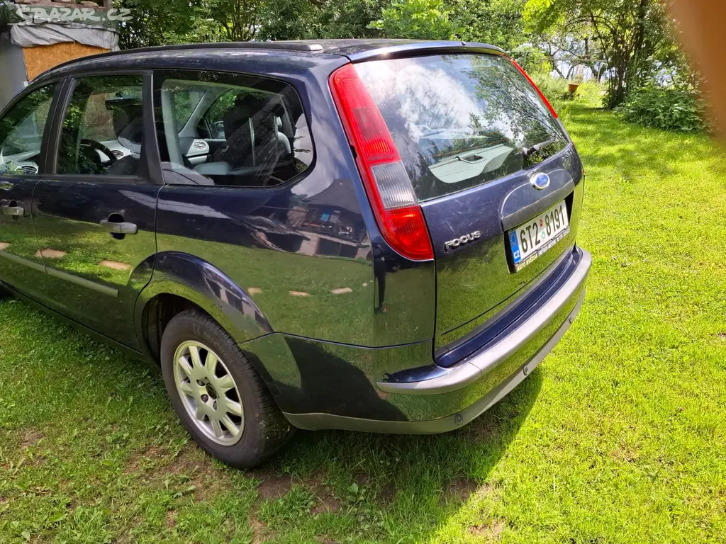 FORD FOCUS 1,6i 16V COMBI - fotka 3