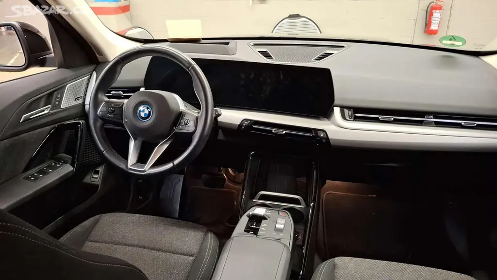 BMW iX1, xDrive30 | SOH BMS 99 % - fotka 5